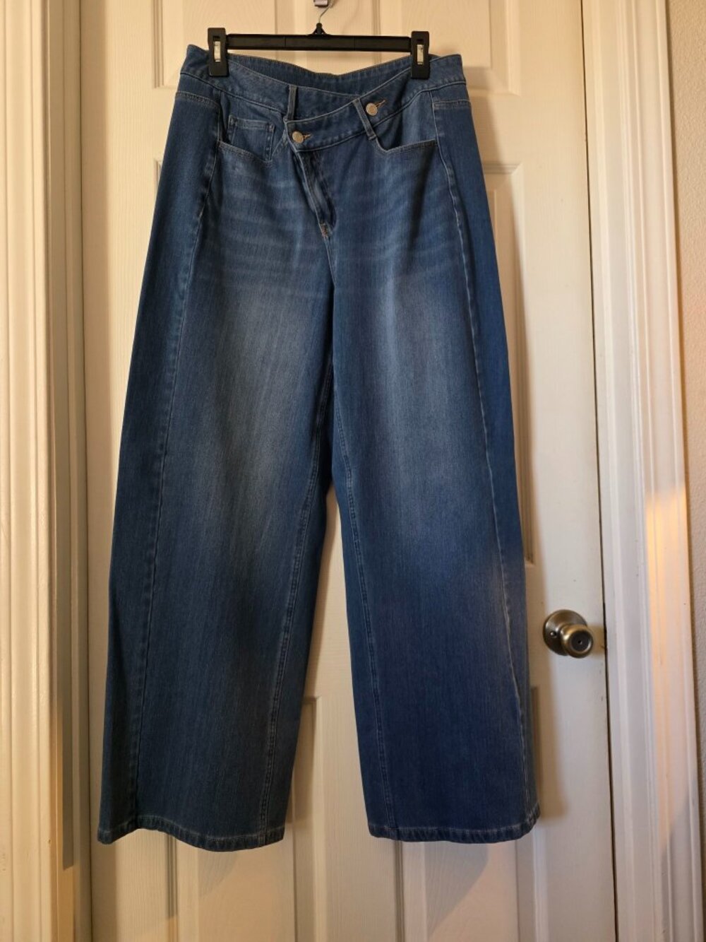 Halara Wide-Leg Jeans — L